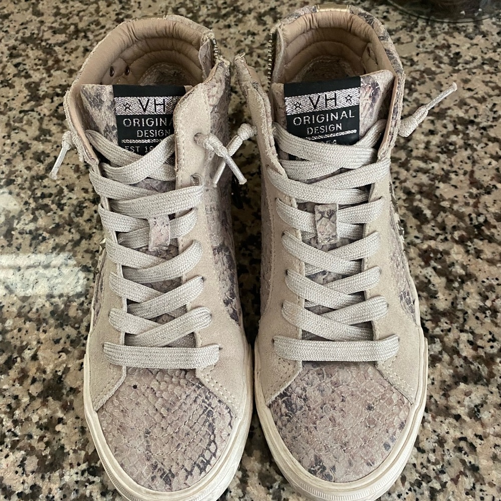 VINTAGE HAVANA 
Snakeskin- Leather High-Top Sneakers !!